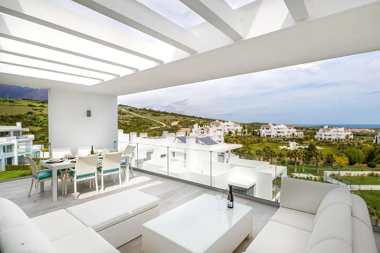 Al-1514 - 3 Bedrooms Apartment Estepona
