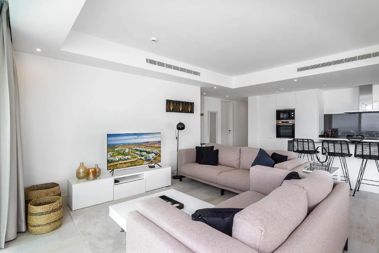 Al-1514 - 3 Bedrooms Apartment Estepona 0*,  Spain