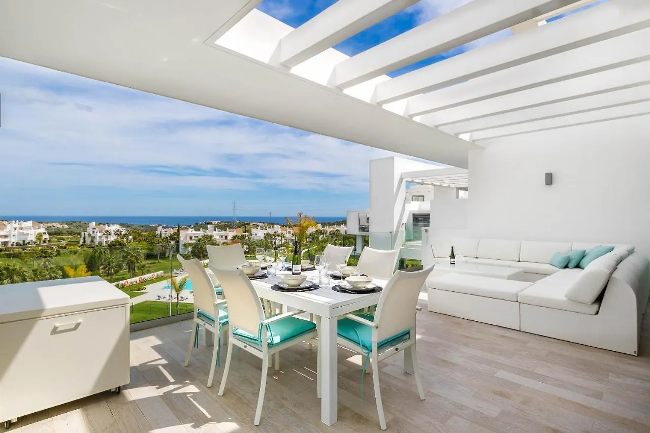 Al-1514 - 3 Bedrooms Apartment Estepona